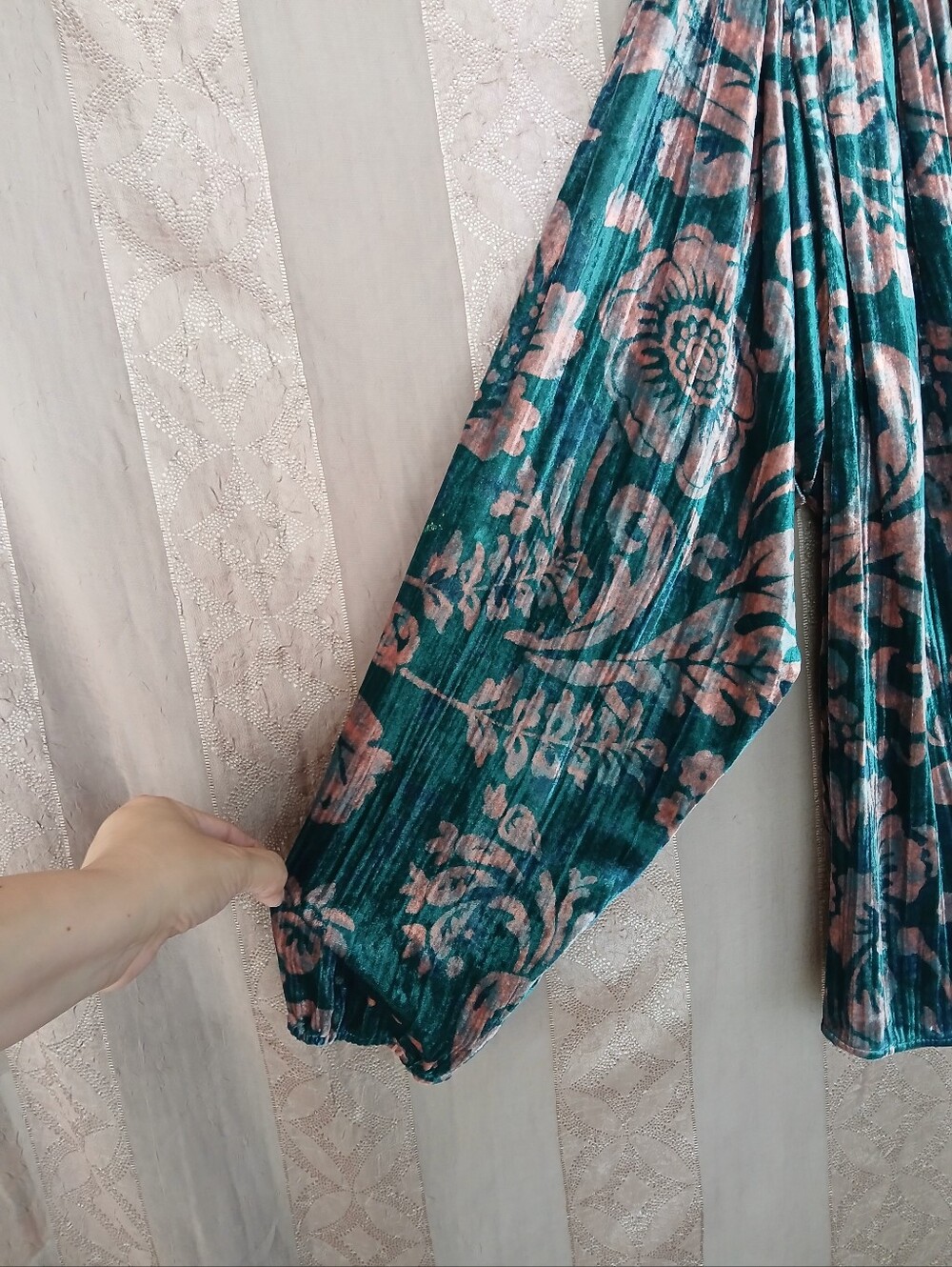 🏷️ Anthropologie Women's Top Faustine Velvet Teal Floral Peasant Plus 0458 - Picture 10 of 14